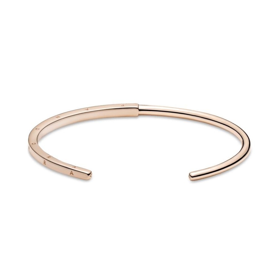 Brazaletes Joyas Pandora | Brazalete Rigido I-D Pandora Signature Recubrimiento En Oro Rosa De 14K